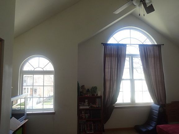 4th image of 3217 S 49th Ave