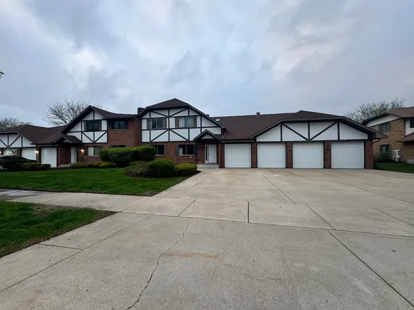 213 Walters Ln APT 2A, Itasca, IL 60143