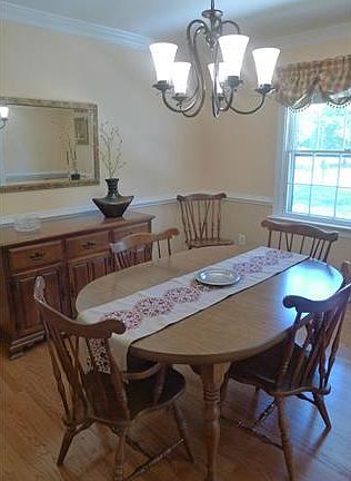 3rd image of 9401 Rhonda Dr