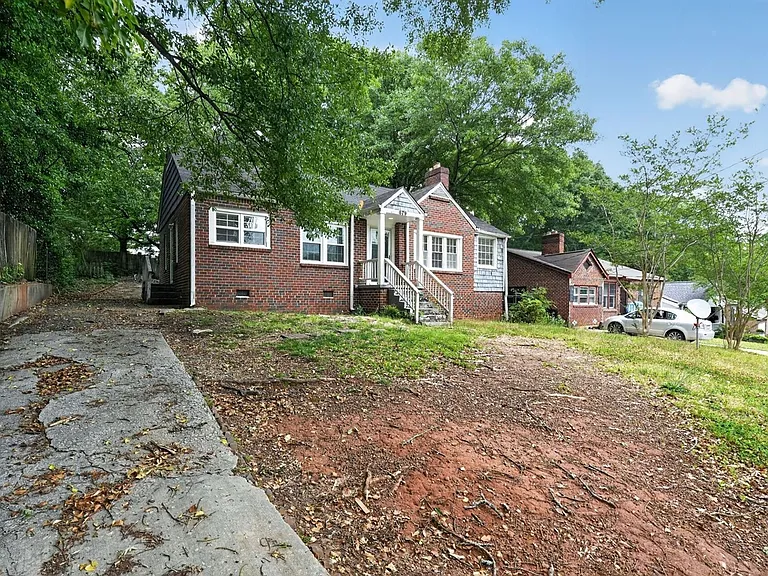 879 Sylvan Pl SW — Photo 28