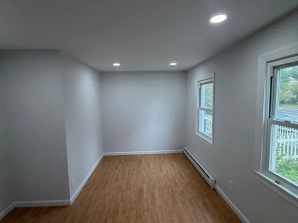 820 E Hazelwood Ave, Rahway, NJ