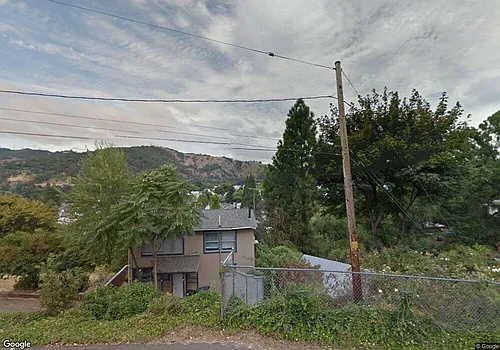 1592 SE Eddy St Photo 1