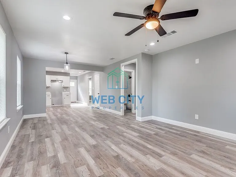 9214 Metz Ave — Photo 4