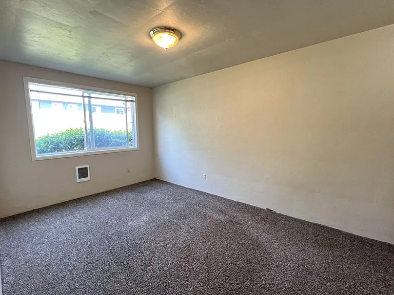 810 NW 23rd St — Photo 23