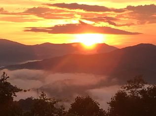 9 Poplar Cove Rd, Clyde, NC 28721