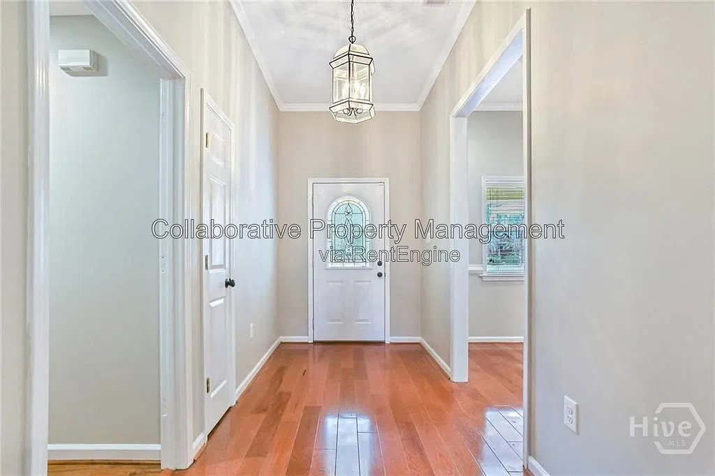 3 bed, 2.5 bath, 1842 sqft, $2,295 — Photo 4