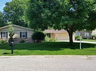 2300 Cherokee Rd, Janesville, WI 53545