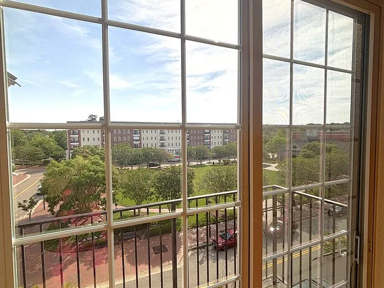 5215 Center St #404 — Photo 8
