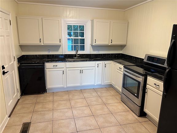 5th image of 1034 McKinley Ave