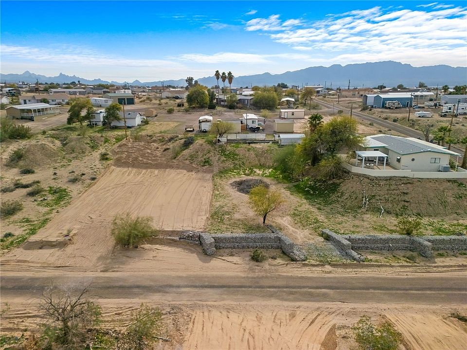 1st image of 4762 E Beach