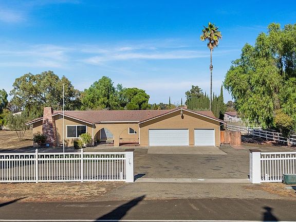 4th image of 15733 Rancho Ramon Dr