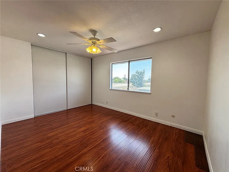 4646 Larwin Ave — Photo 11