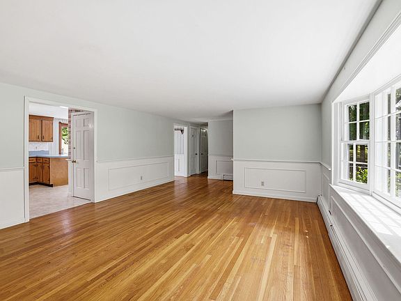 5th image of 1 Aspen Road