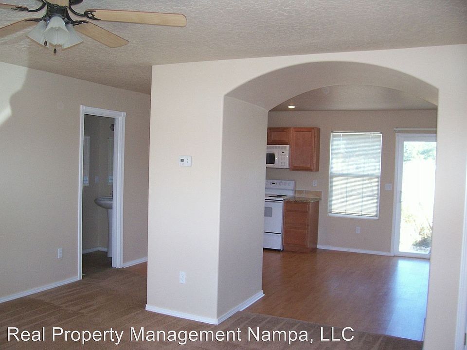 2nd image of 1328 N Favre Pl