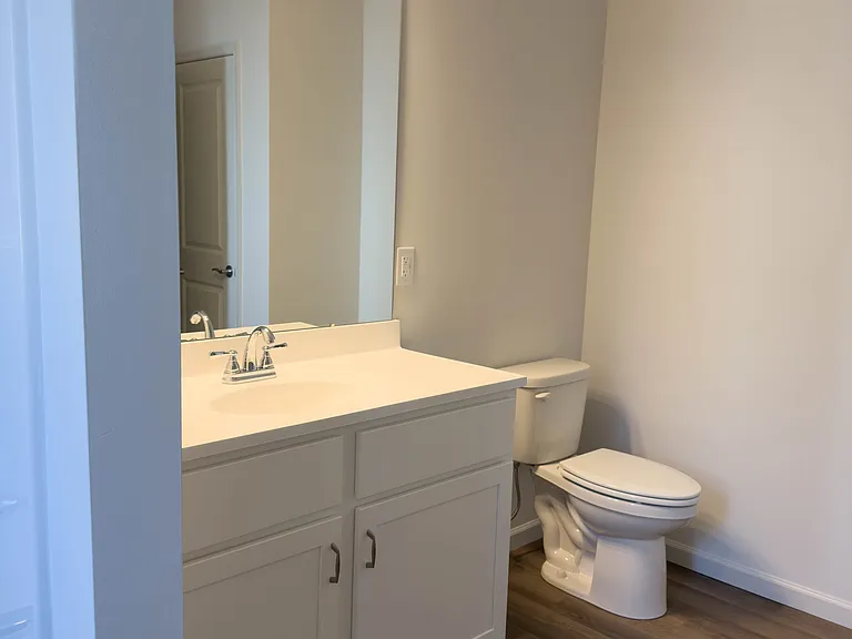 Full bathroom in the Chestnut Floor Plan