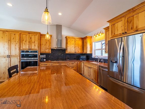 5th image of 122 Rolling Prairie Way