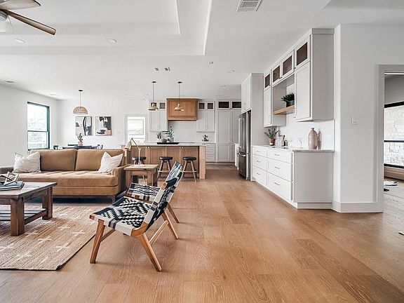 5th image of 1035 Westland Ridge Rd