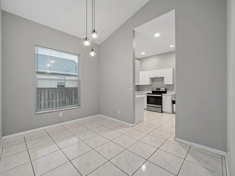 4059 SW Kamsler St — Photo 12