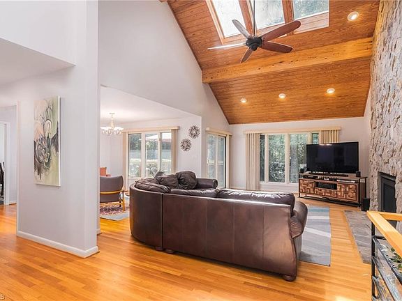 4th image of 4503 Orleans Dr