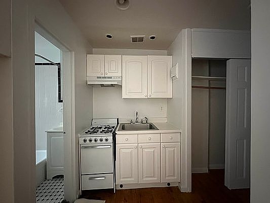 5th image of 11 E 32nd St APT 11F