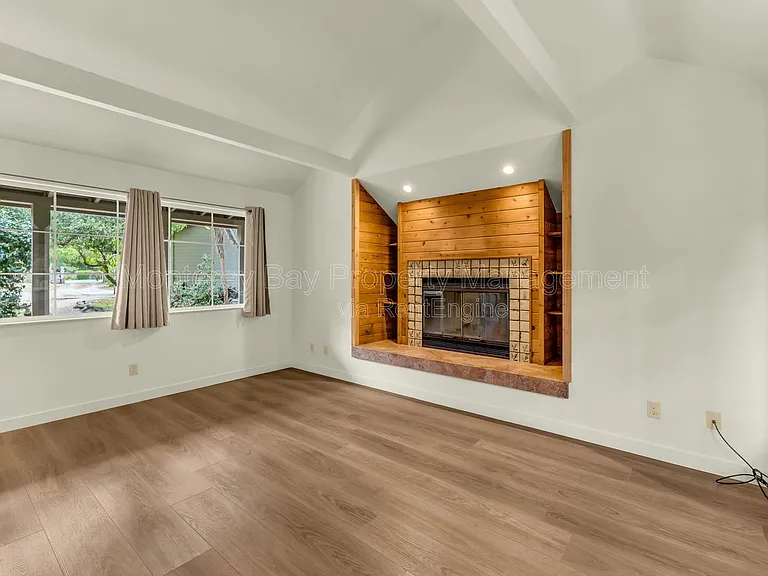 706 Crocker Ave — Photo 3