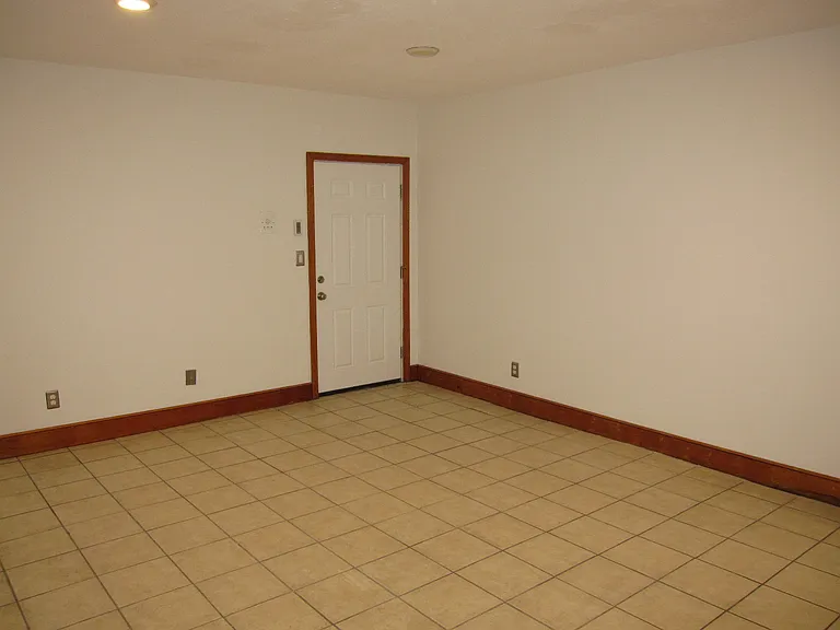 75 Nicholas Rd #C — Photo 3
