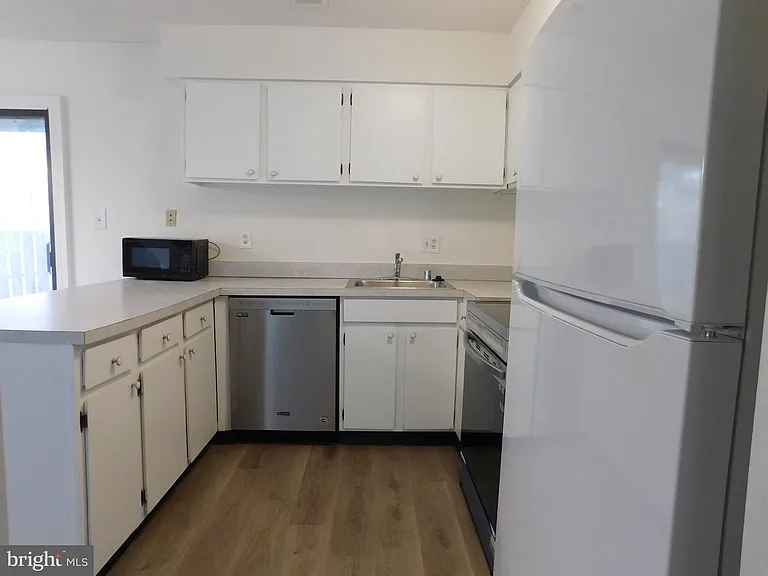 2130 Cartwright Pl — Photo 10