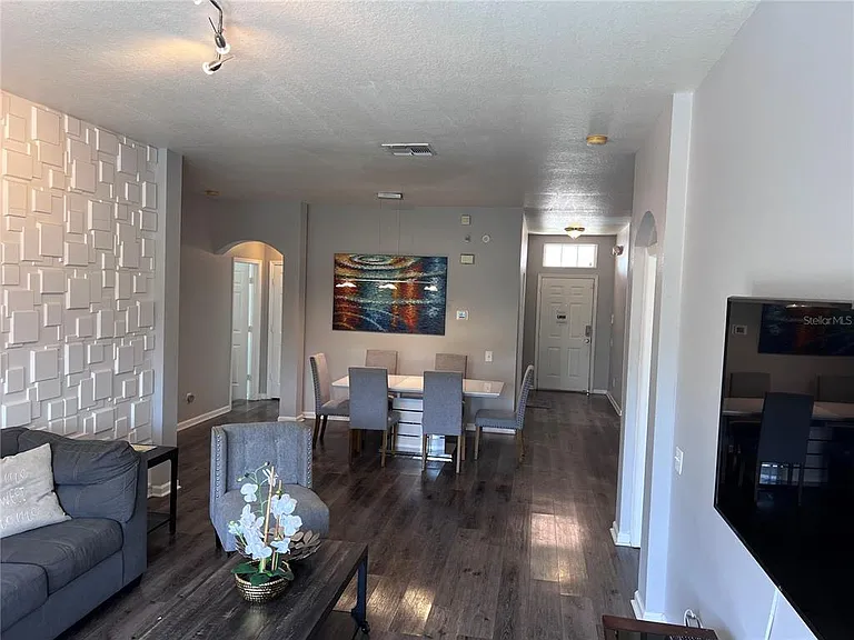 8121 Fan Palm Way — Photo 24