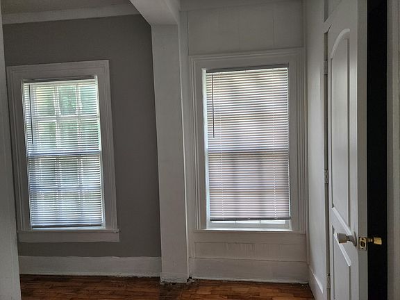 5th image of 619 McCourtie St
