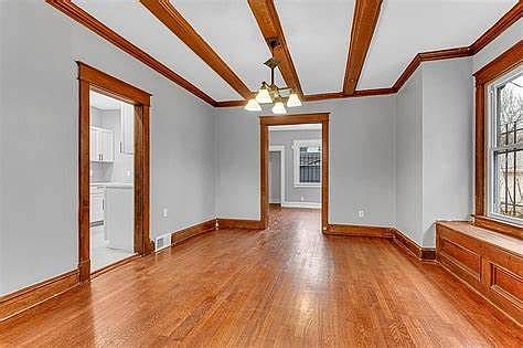 2nd image of 3345 Agnes Ave
