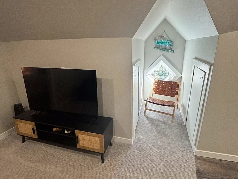 Bonfoy Avenue Level — Photo 8