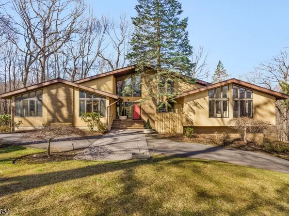 4 Timber Ridge Dr, Warren Twp., NJ 07059