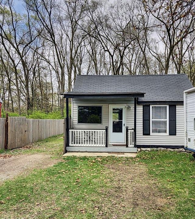 1st image of 34624 Farragut Ave