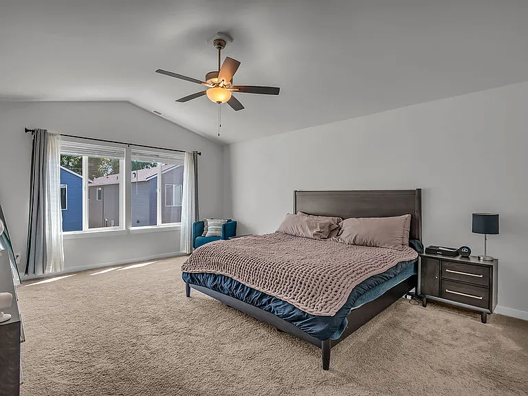 486 E London Way — Photo 18