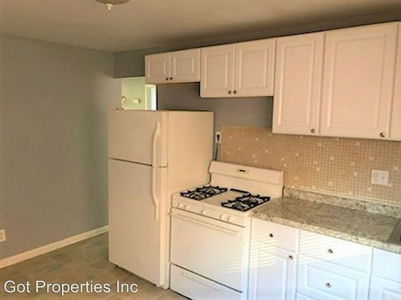 5th image of 812 Schirmer St APT D