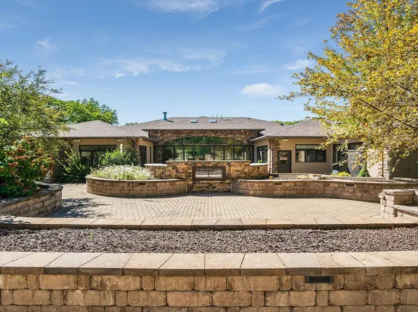 401 Lillemor Ln, Oregon, IL 61061