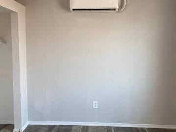2nd image of 1609 W Latham St #9-21245090