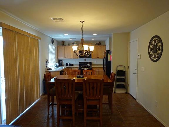 4th image of 2921 N Daisy Dr