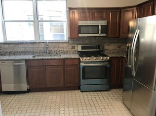 906 N California Ave APT 2F, Chicago, IL 60622
