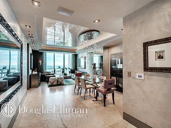 5th image of 50 S Pointe Dr APT 1002