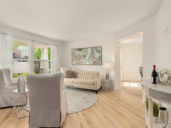 Formal living room perfect for entertaining.