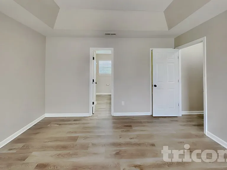 1402 Weston Ln — Photo 7