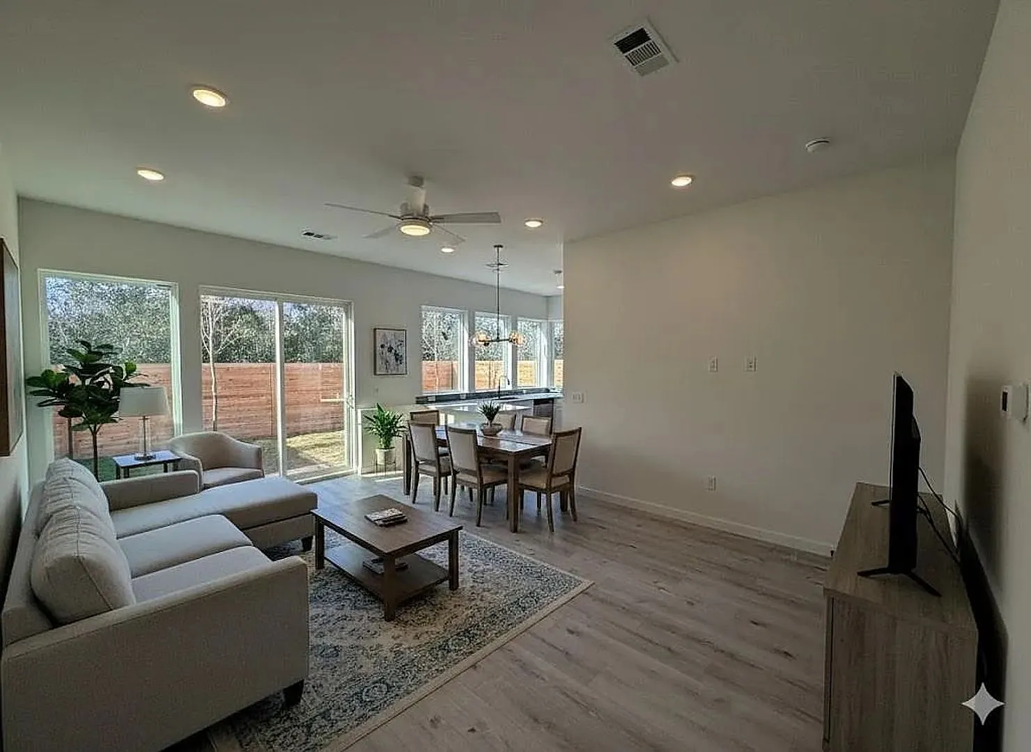 Room in 2 Bedroom Home at Riverside Farms Rd — Photo 2