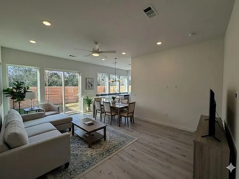 2000 Riverside Farms Rd #21101 — Photo 2