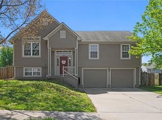 9803 E 220th St, Peculiar, MO 64078