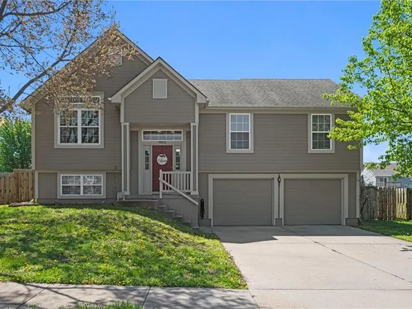 9803 E 220th St, Peculiar, MO 64078