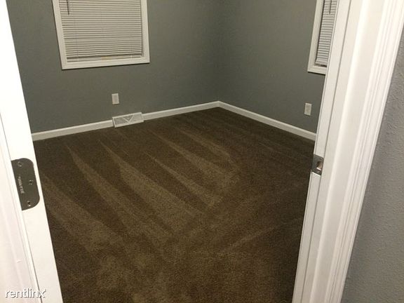 3rd image of 3108 N 51st Ter APT B