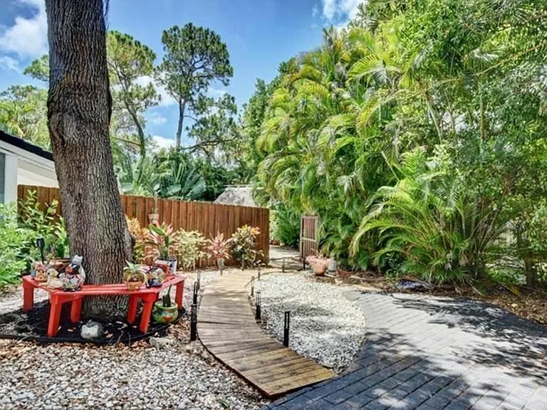 20890 Hamaca Ct — Photo 2
