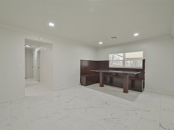 5th image of 4001 SE 45th St