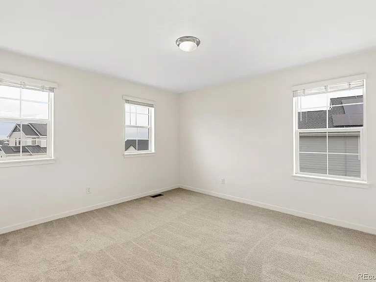 1186 Elbridge Dr — Photo 37